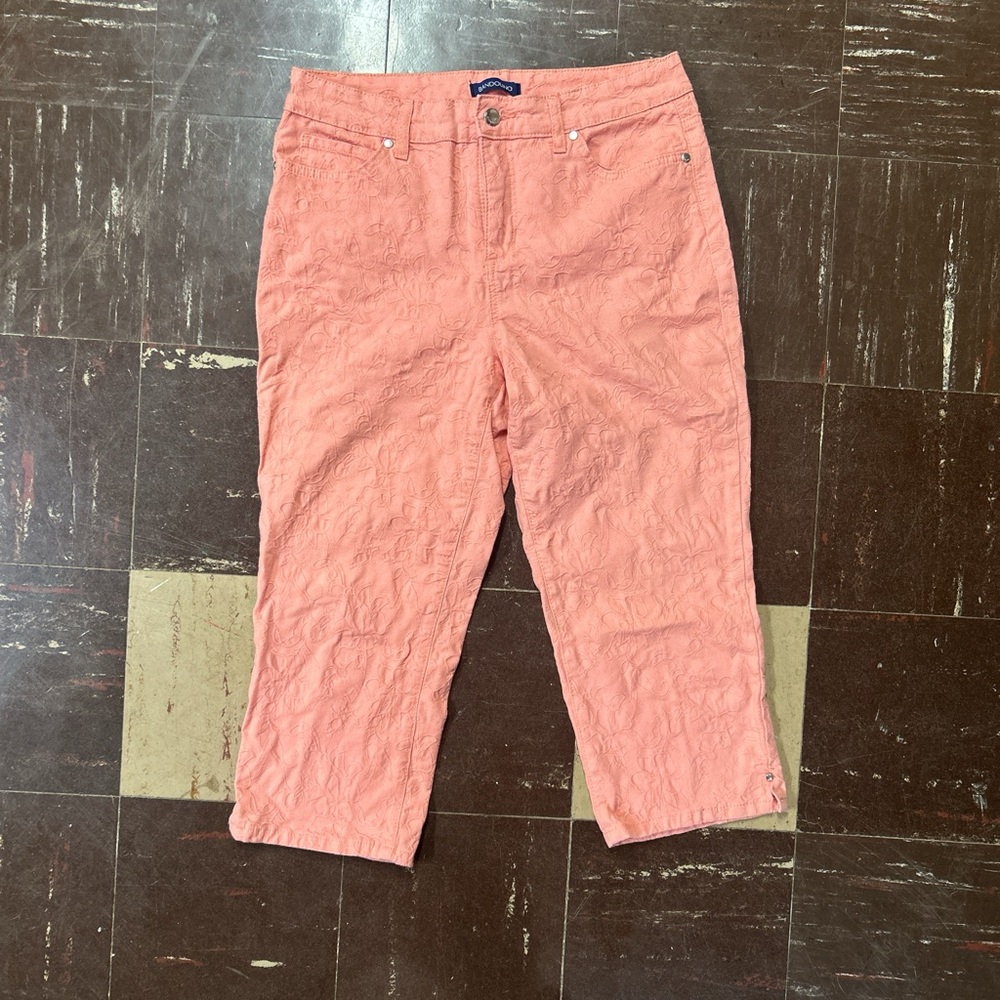 Bandolino Peach Textured capris
